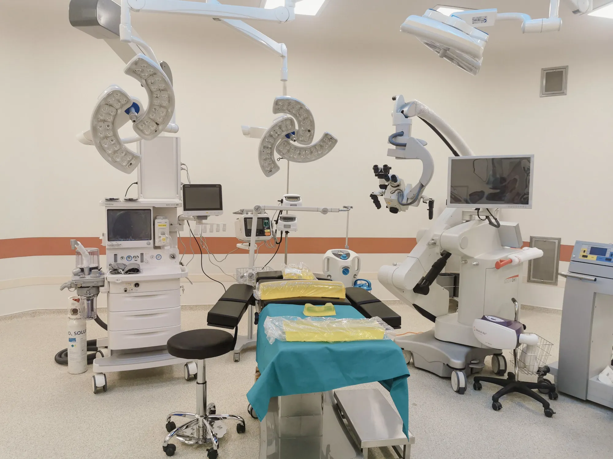 Clinical equipment used at Unfold Longevity